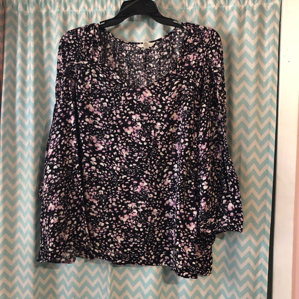 Terra & Sky plus size ladies feather dot violet pink poet sleeve blouse